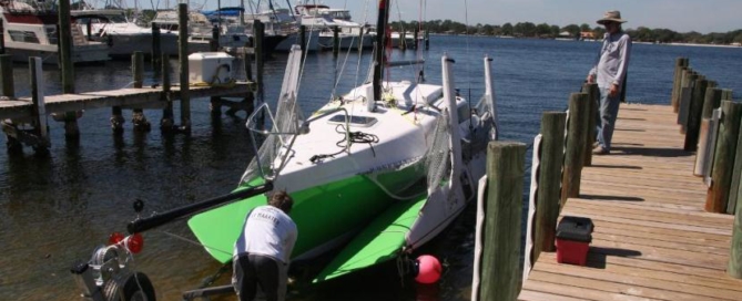 LAUNCHING-SAILING-CORSAIR-760-SPORT-TRIMARAN