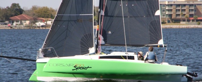 LAUNCHING-SAILING-CORSAIR-760-SPORT-TRIMARAN