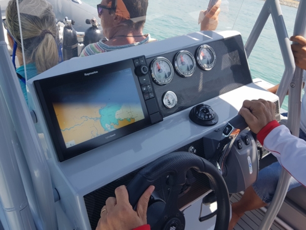 raymarine-highfield-860-customized-diving