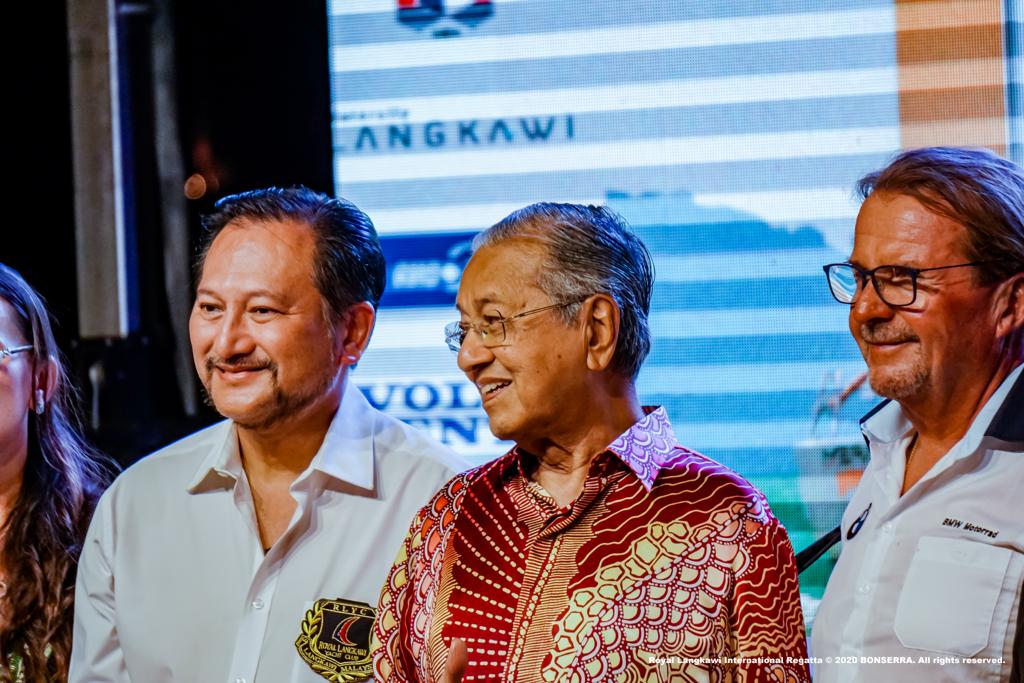 Malaysia PM and royal members