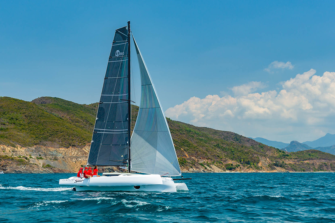 Corsair 880 Sport Trimaran